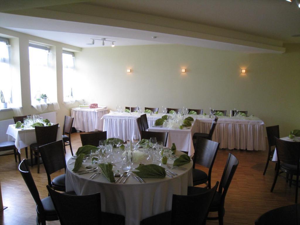 Linden Restaurant And Pension Brno Luaran gambar